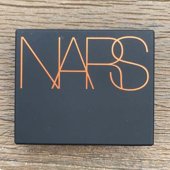 Nars bronzing powder and Afterglow Lip balm. - Picture 4 of 8